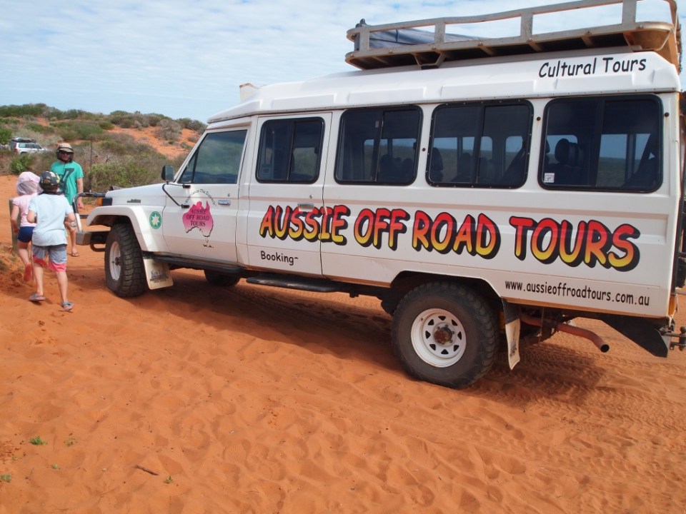 The troupe carrier bus - the great guide Cape's business