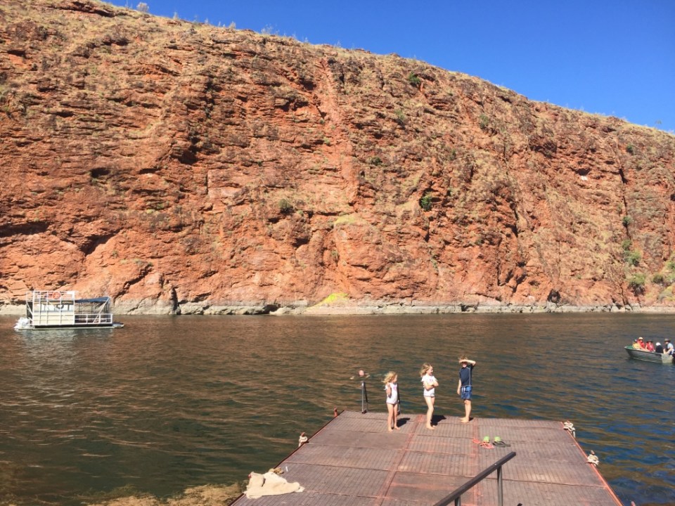 The swimming pontoon